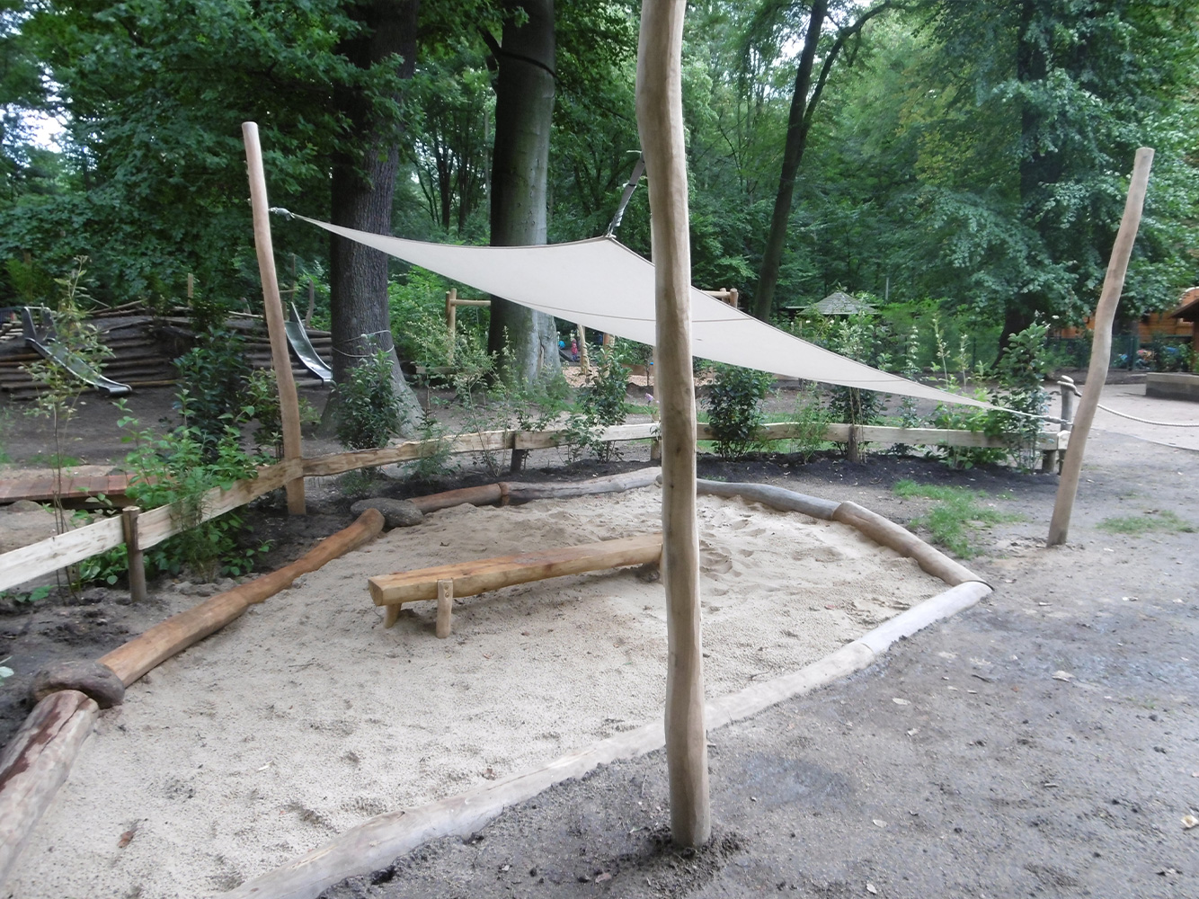 Robinie für Spielplatzbau, Pergolen oder Freisitze
